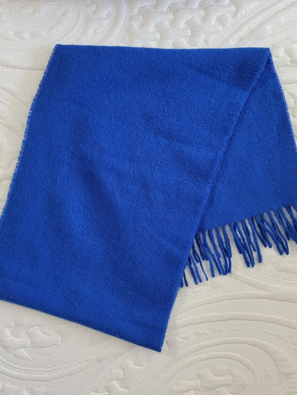 Marshall Fields Men's 100% Lambswool Cobalt Blue Fringed Scarf Luxury 64